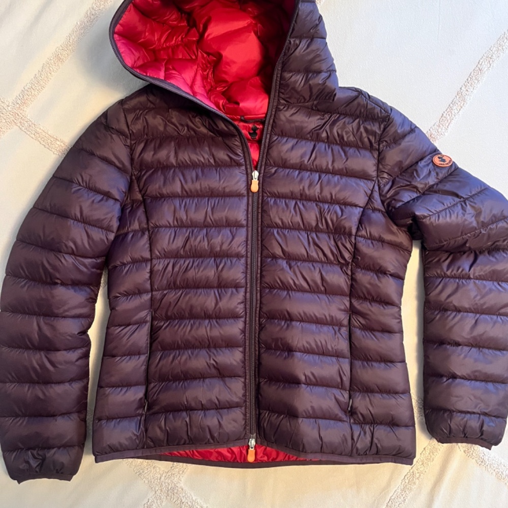 SAVE THE DUCK WOMEN'S HOODED PUFFER JACKET 3/Large in Plum/Red